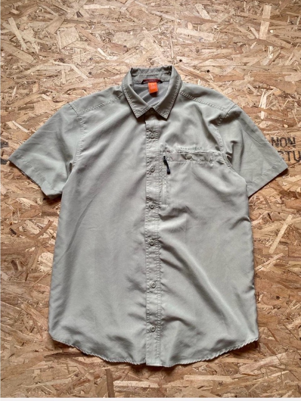 Merrell Men's Short-Sleeve Button-Up Shirt in Light Beige